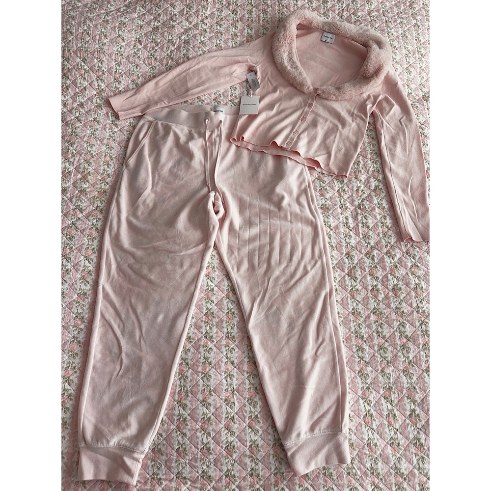 Aritzia Sunday Best Cardigan and Joggers set